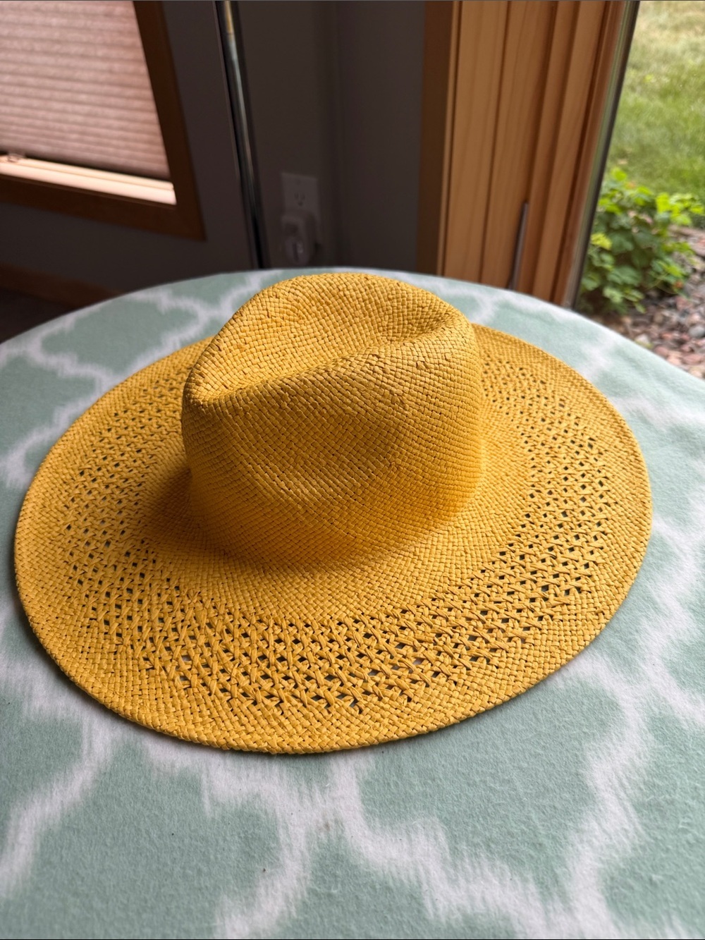 NEW Universal Thread Yellow Woven Sun Hat